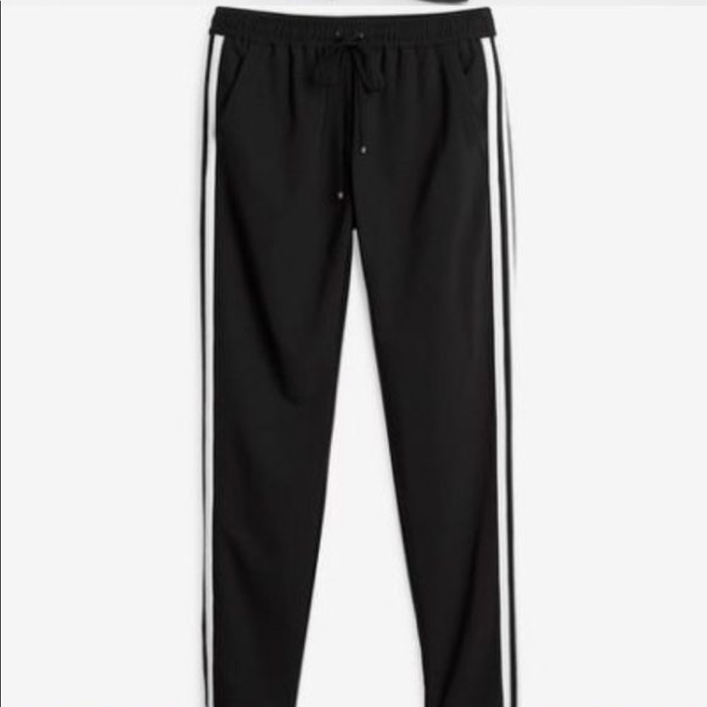 Like New! White House Black Market Jogger.